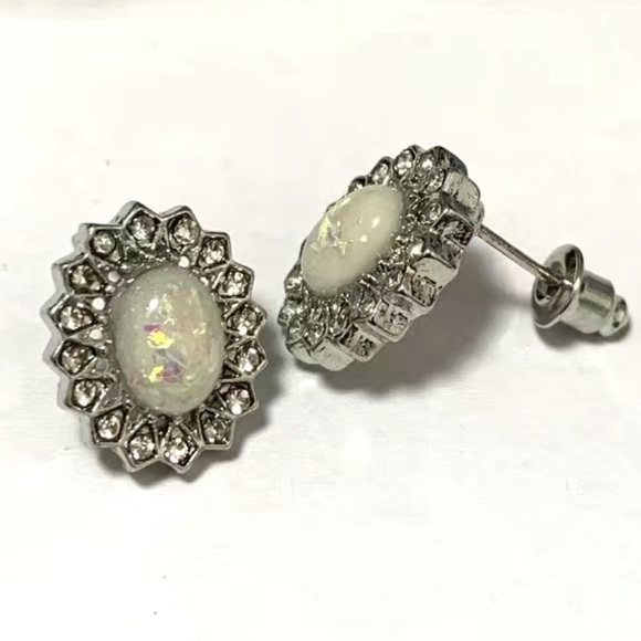 Stunning Golden Opal & Silver Filled Pierced Gemstone Boho Glam Earrings - Picture 7 of 8